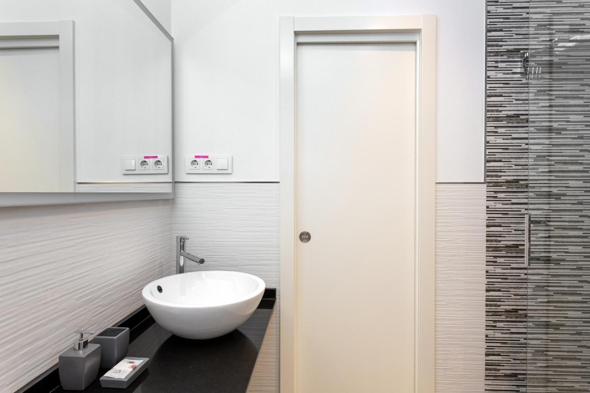 Alma Suites Madrid Exterior foto